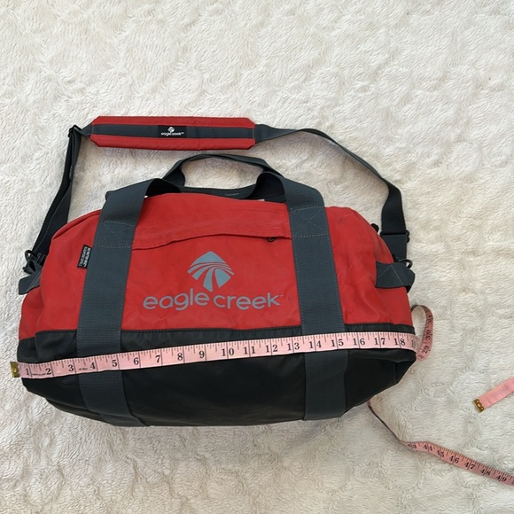 Eagle Creek Red Duffel - Picture 2 of 16